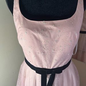 Beautiful brand new Marchesa formal dress. Suitable for prom and wedding dresses